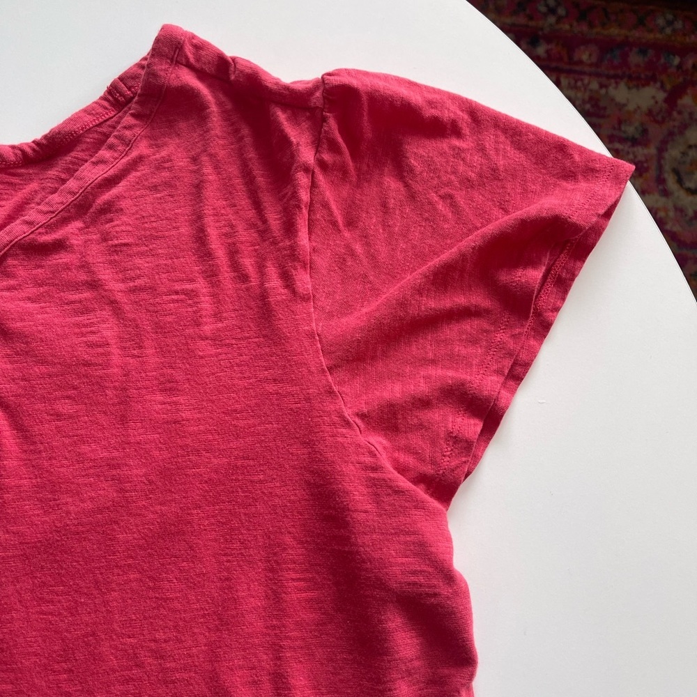 Old Navy Short Sleeve V-Neck Flutter Sleeve Top in Coral - Picture 3 of 5